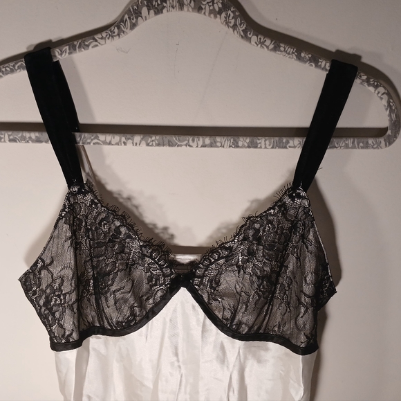 Morgan Taylor Slip Dress - Picture 3 of 10